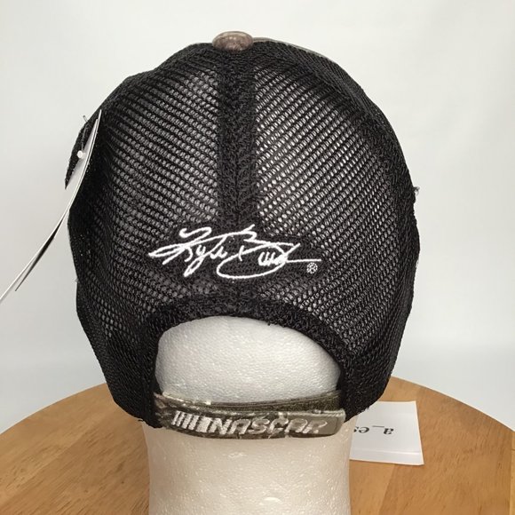 Kyle Busch #18 Blackout Camo/M & M'S Joe Gibbs Racing team issued cap NASCAR NWT - Picture 10 of 15
